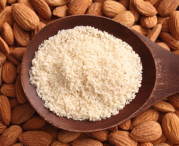 Harina a base de almendras sin piel